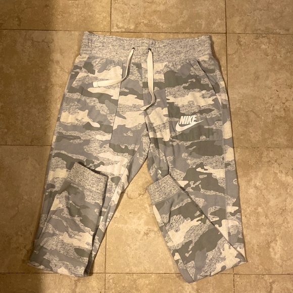 Nike Pants - NIKE Joggers NWT Drawstring Gray and White Camouflage Size Small